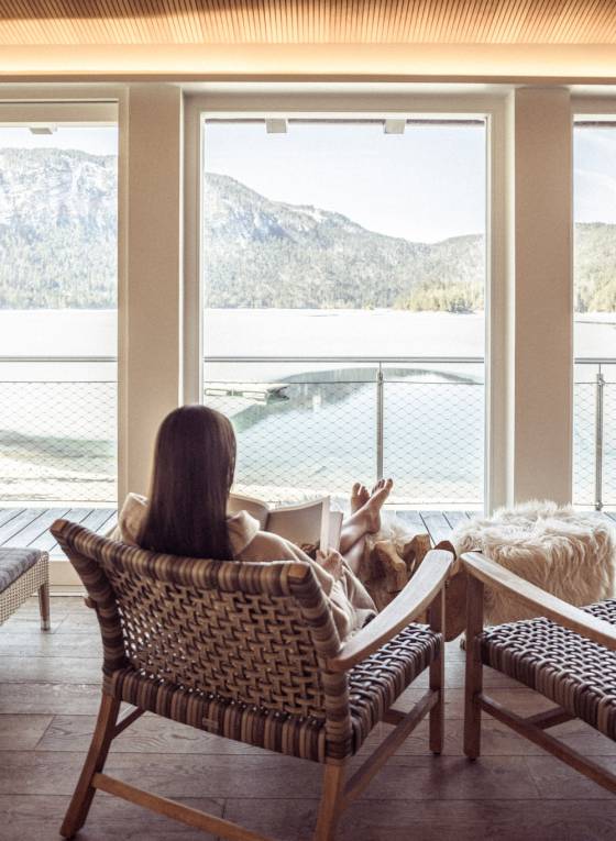 Ruheraum mit Blick auf den Eibsee