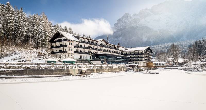 Das Eibsee Hotel im Winter