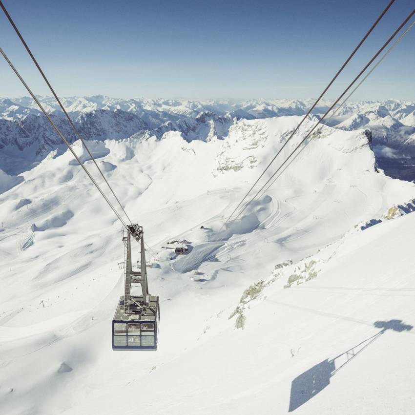 Aussicht vom Zugspitzgipfel im Winter