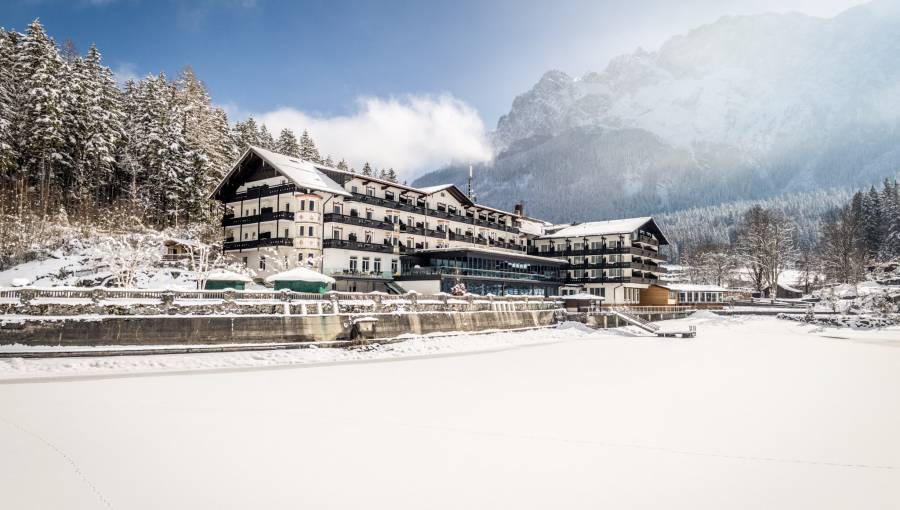 Das Eibsee Hotel im Winter